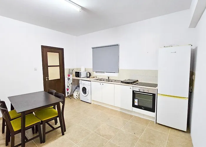 Sky Line Apartment, 150m From Chabad Lubavitch *
